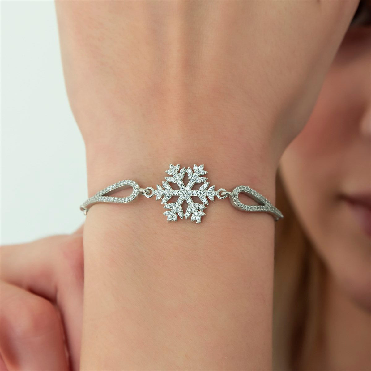 Snowflake-Bracelet